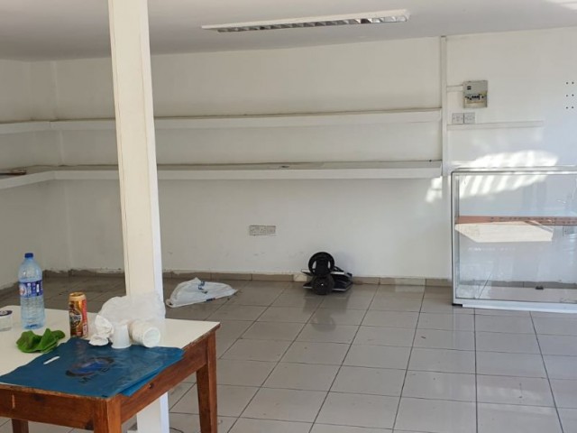 , Girne Merkez'de Kiralık Çift Dükkan