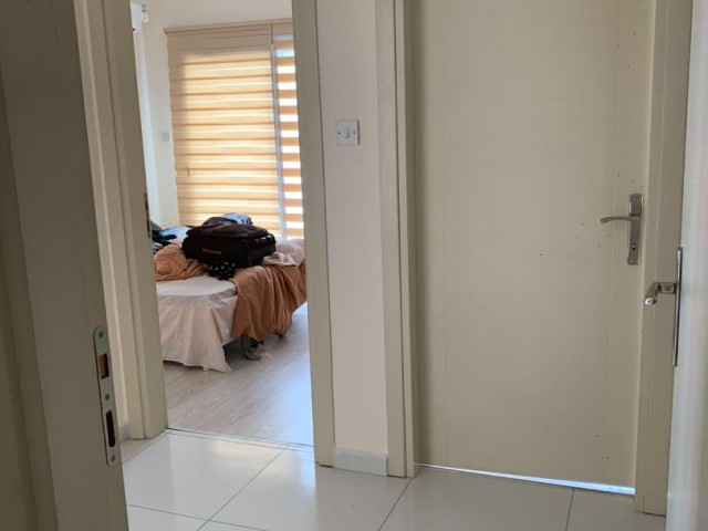 Girne Merkez'de satılık  3+1 penthouse daire, Mükemmel Deniz ve Dağ Manzaralı