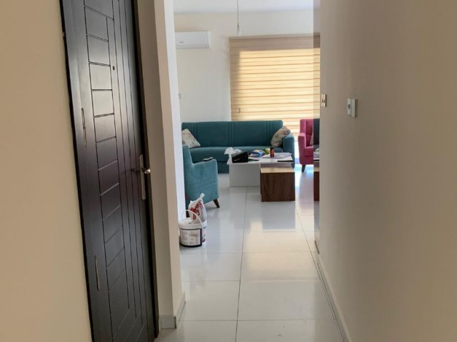 Girne Merkez'de satılık  3+1 penthouse daire, Mükemmel Deniz ve Dağ Manzaralı