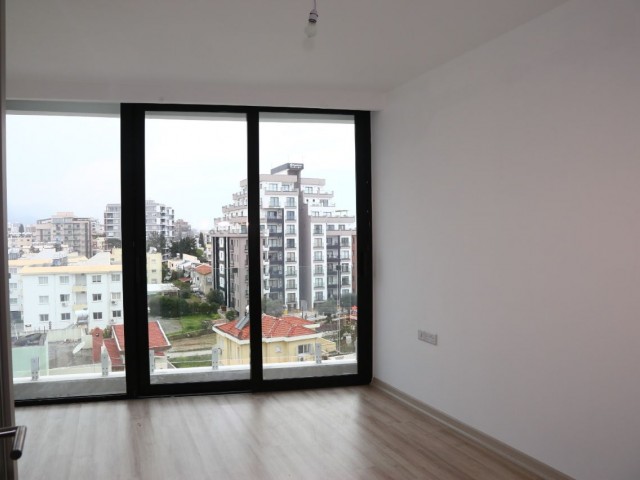 GİRNE MERKEZDE SATILIK 1+1 DAİRE 