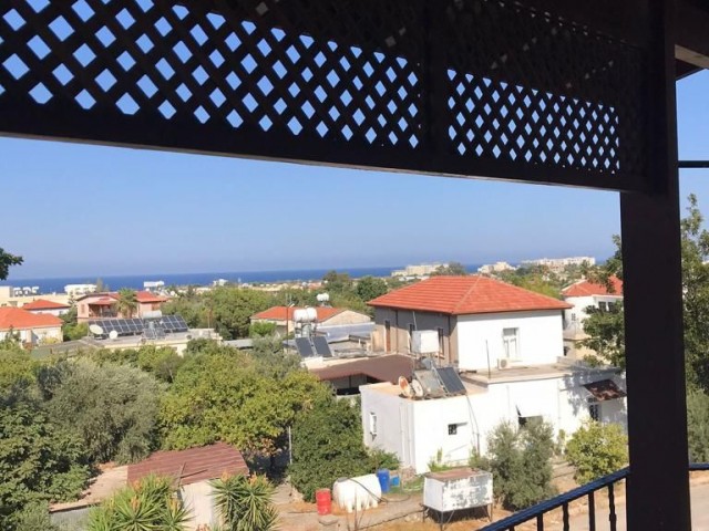 3+1 apartment for sale in Alsancak, Camelot beach area