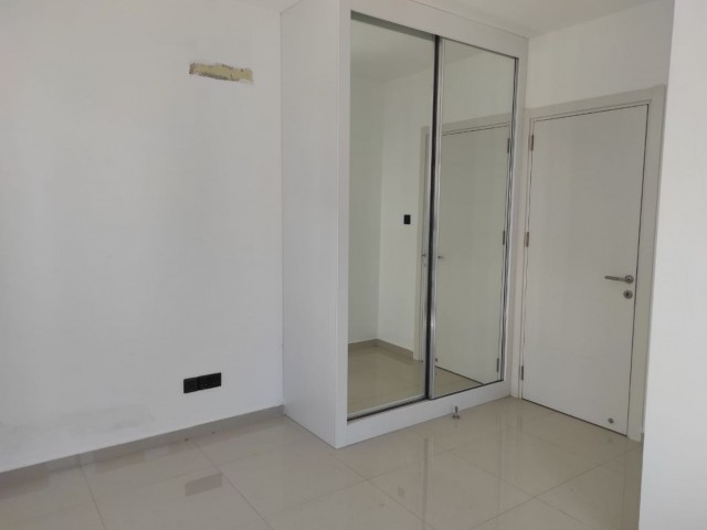 New magnificent 2+1 flat 85 m2 in Kyrenia Center.  The deed is ready!