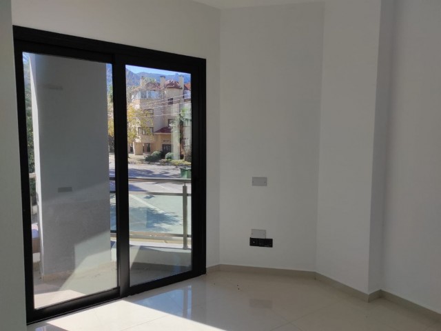 New magnificent 2+1 flat 85 m2 in Kyrenia Center.  The deed is ready!