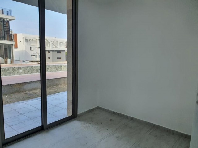 Sıfır Lüx 1+1 satılık Bahçeli daire Alsancak, Girne. Havuzlu site!