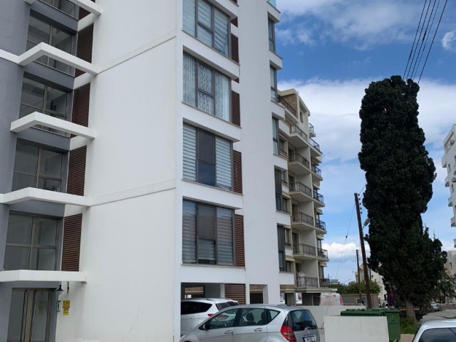 2+1 apartment for rent in Kyrenia center 