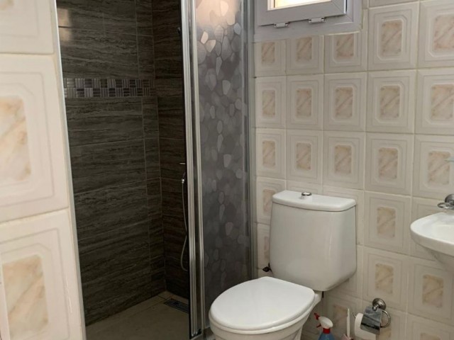 Spacious 3+1 flat for sale in Girne Center, easy access to everywhere!!!!!!!