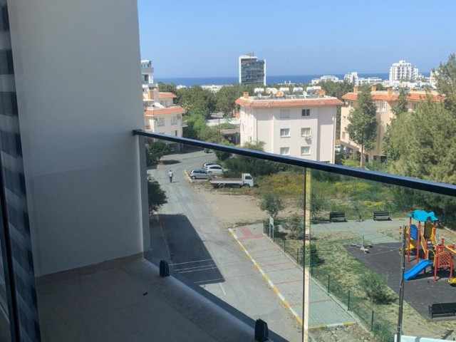 Girne Merkez'de kiralık yeni,lüks  3+1 daire 