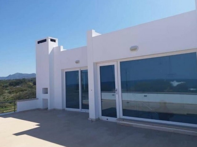 LUXURY VILLA FOR SALE IN KYRENIA, VERY CLOSE TO THE SEA ** 