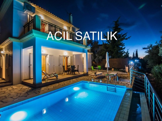 ÇOK ACİL SATILIK! Muhteşem, havuzlu, Bahçeli 3+1 satılık villa in Çatalköy, denize çok yakın