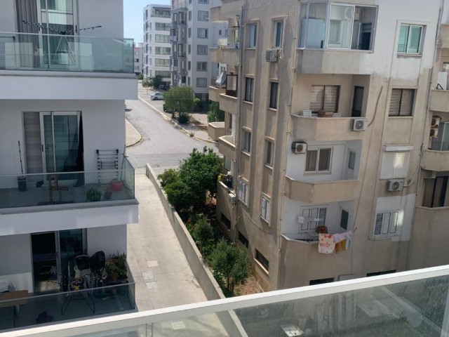 Girne Merkez'de satılık yeni,geniş  2+1 daire, Kaşgar bölgesinde 