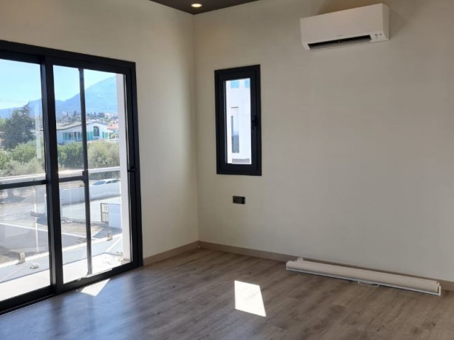 Çatalköy'de satılık  lüks 4+1 villa, Dağ ve Deniz manzaralı 