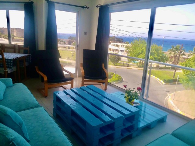 3+1 apartment for rent in the center of Kyrenia with beautiful sea view 