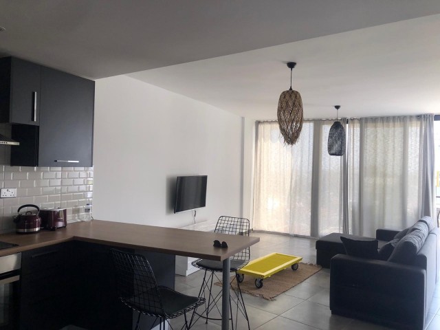 Girne’de 2+1 sıfır eşyalı daire modern Rezidansta.