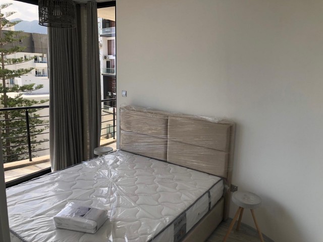 Girne’de 2+1 sıfır eşyalı daire modern Rezidansta.