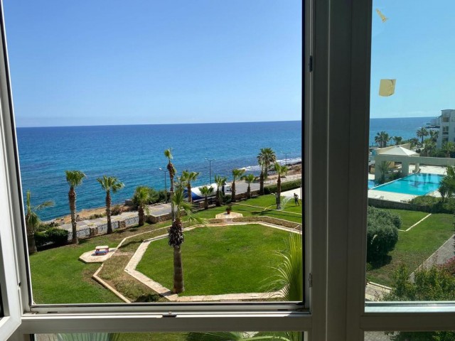 Rent a 3+1 penthouse by the sea in the center of Kyrenia ** 