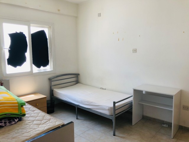 3+1 Wohnung zum Verkauf in Nikosia Hamitkoyde auf dem Gelände mit Pool ** 