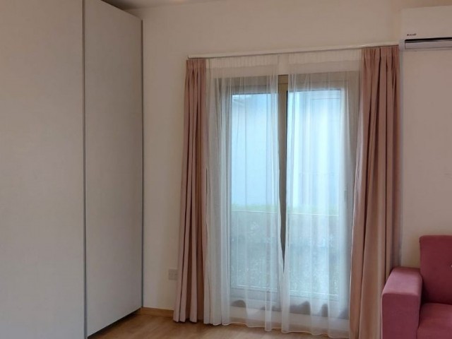 Zu verkaufen 2+1 bungalow in Alsancak, mit großem Garten ** 