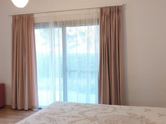 Zu verkaufen 2+1 bungalow in Alsancak, mit großem Garten ** 