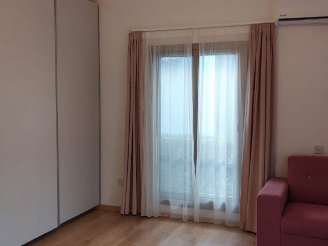 Zu verkaufen 2+1 bungalow in Alsancak, mit großem Garten ** 