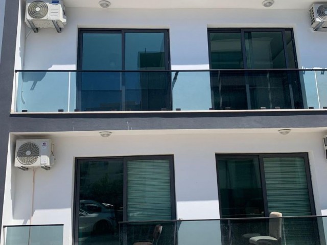 Neu 2+1 Wohnung mit Pool in Alsancak zu verkaufen ** 