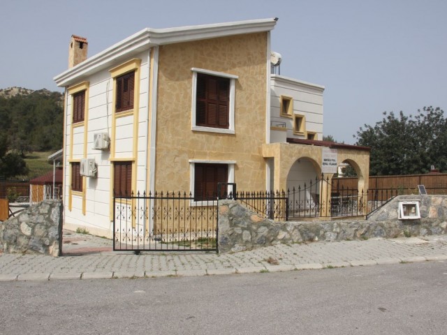 3+1 villa for  rent in Karşiyaka 