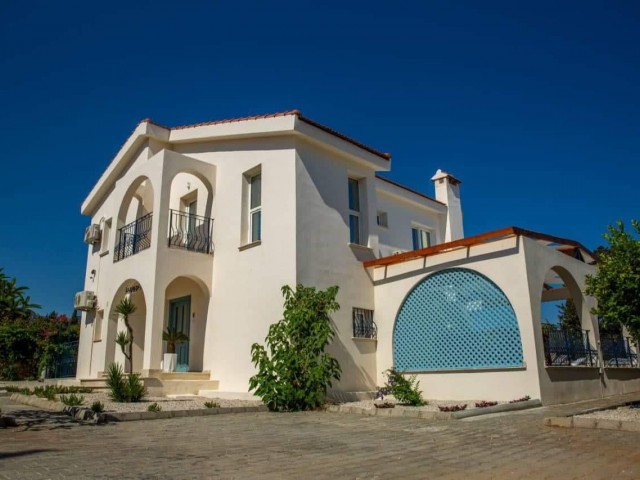 3+1 villa for daily rent in Karşiyaka 