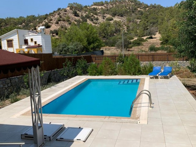 3+1 villa for rent in Karşiyaka, with pool 