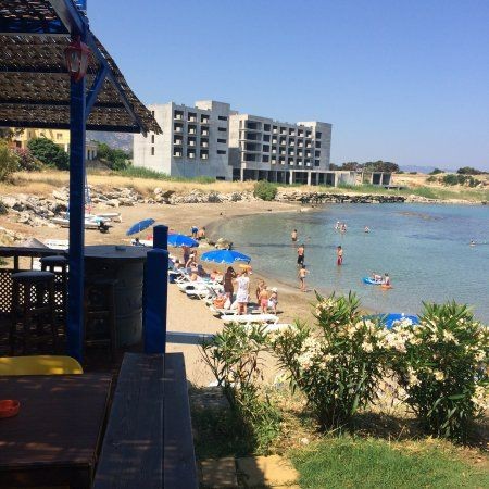 IN KYRENIA LAPTA GARANTIEREN WIR EINEN SCHNELLEN VERKAUF VON WOHNUNGEN, DIE IN DER NÄHE DES SARDISCHEN STRANDES VERKAUFT WERDEN. ** 