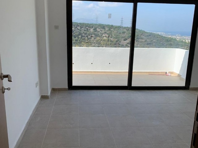 2+1 penthouse for sale in Arapkoy, with a magnificent sea and mountain view, it cannot be closed