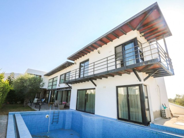 4+1 luxury villa for rent in Çatalköy