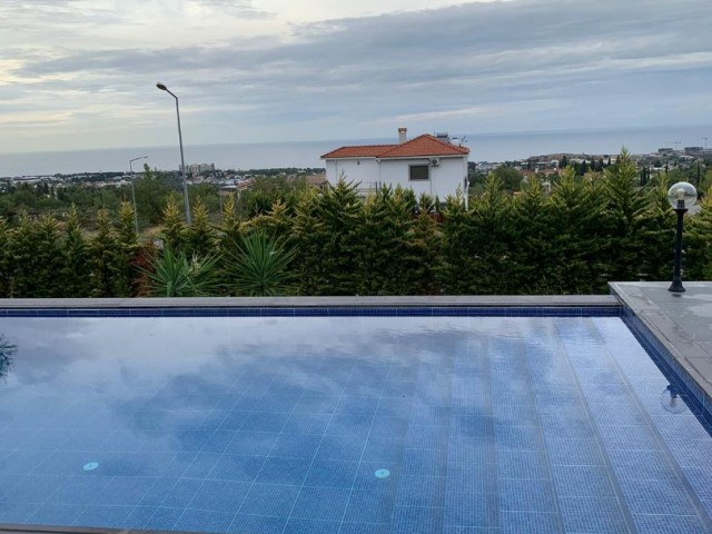 Ultraluxuriöse 4+1-Villa mit Panoramablick auf das Meer zum Verkauf in Çatalköy