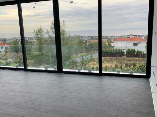 Çatalköy’de satılık ulta lüks panoramik Deniz manzaralı 4+1 villa