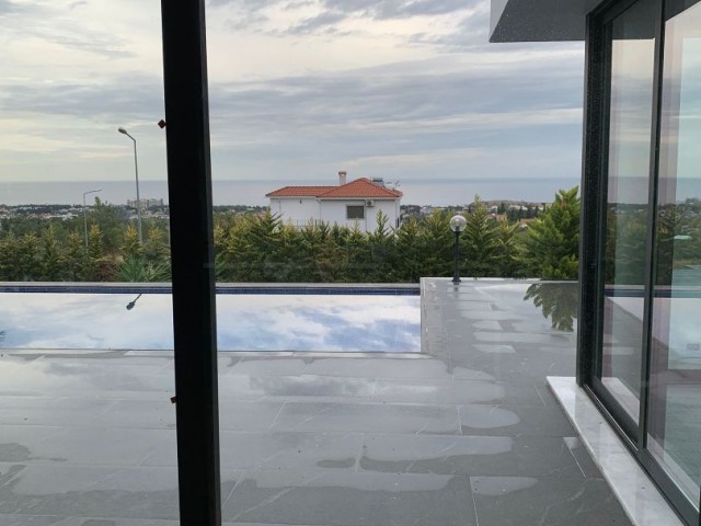 Ultraluxuriöse 4+1-Villa mit Panoramablick auf das Meer zum Verkauf in Çatalköy