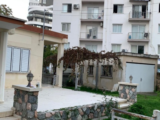 Apartment and land for sale in Girne Center