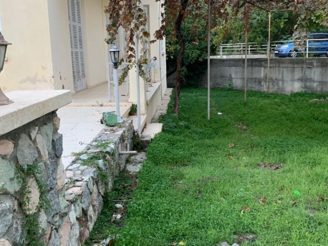 Apartment and land for sale in Girne Center