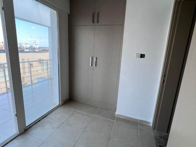 Neues 2+1 Penthouse zum Verkauf in Girne Merkez