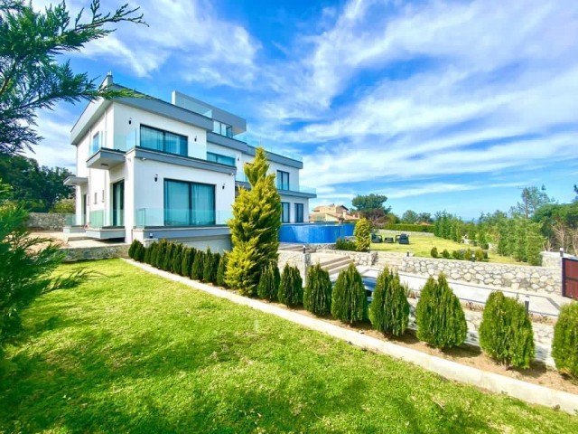 4+1 Villa zum Verkauf in Alsancak für luxuriösen Lebensstil