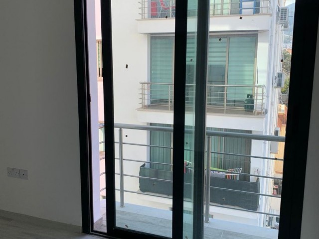 2+1 apartment for sale in Girne Center, Sea view