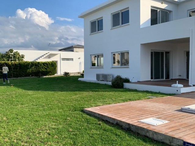 2+1 villa with pool for sale in Çatalköy, 3 room options !!!