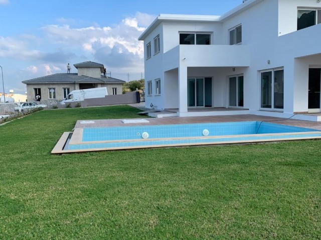 3+1 villa with pool for sale in Çatalköy, Sea view
