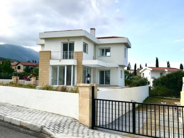 3+1 villa for sale in Yeşiltepe