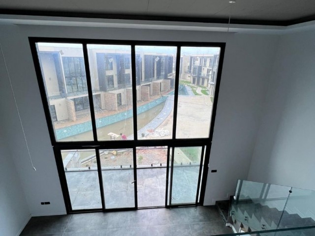 Luxuriöse 3+1-Wohnung zum Verkauf in Karaoğlanoğlu