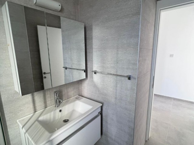 Girne merkezde satılık 2+1 penthouse, Dağ manzaralı