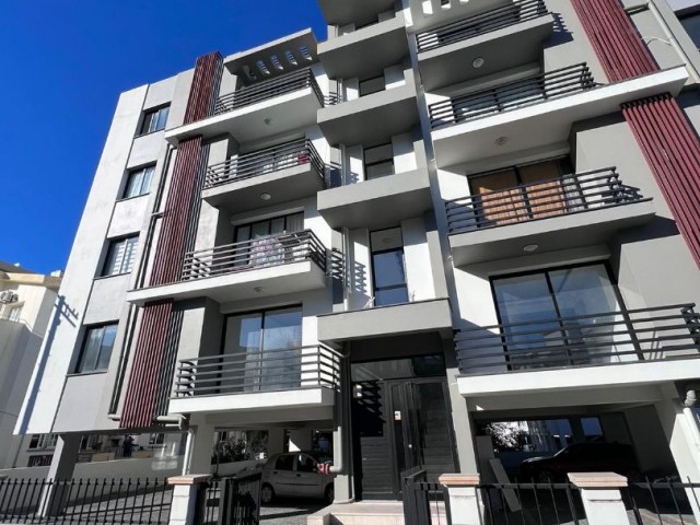 Girne merkezde satılık 2+1 penthouse, Dağ manzaralı