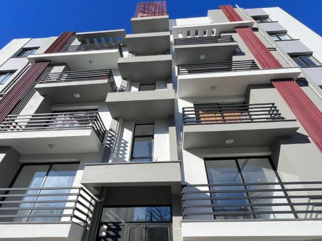 Girne merkezde satılık 2+1 penthouse, Dağ manzaralı