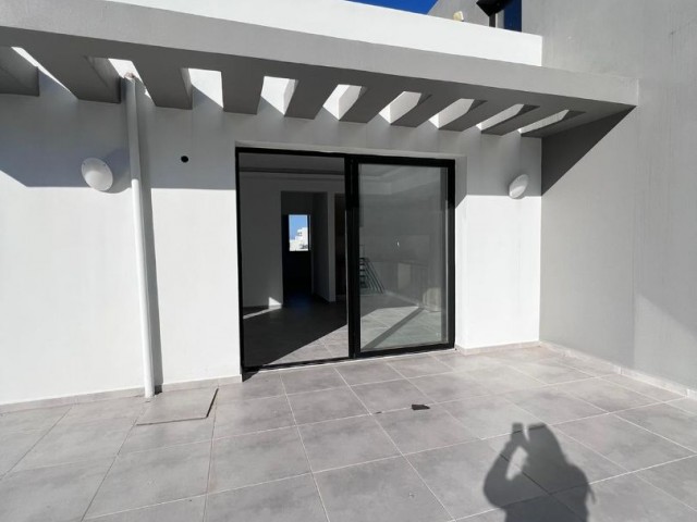 2+1 Penthouse zum Verkauf im Zentrum von Kyrenia, Bergblick