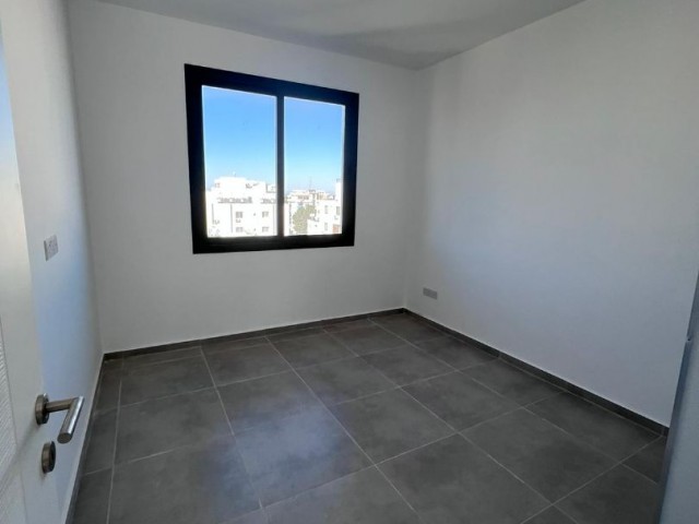 Girne merkezde satılık 2+1 penthouse, Dağ manzaralı