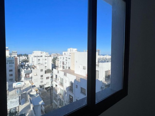 Girne merkezde satılık 2+1 penthouse, Dağ manzaralı