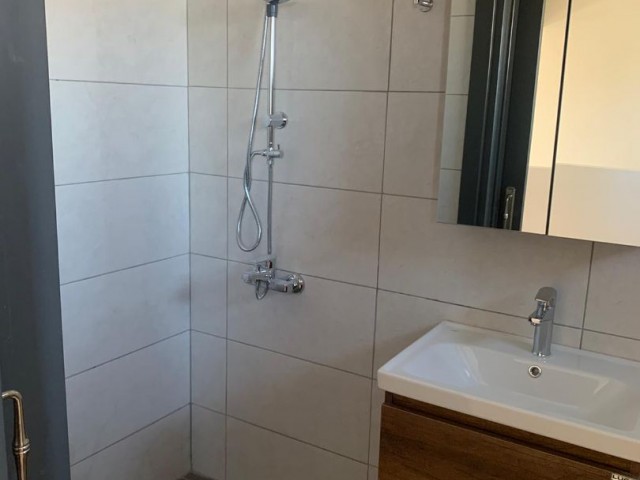 2+1 Wohnung mit privatem Pool zum Verkauf in Karşıyaka