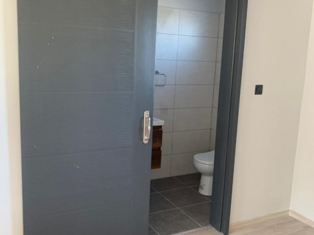 2+1 Wohnung mit privatem Pool zum Verkauf in Karşıyaka